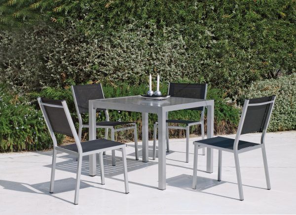 mesa cuadrada para jardín fabricada en aluminio Melea