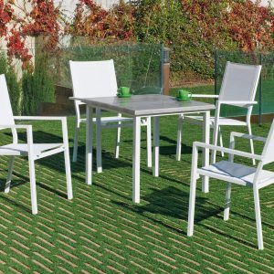 Elegante mesa cuadrada con tablero Werzalit gris Margot