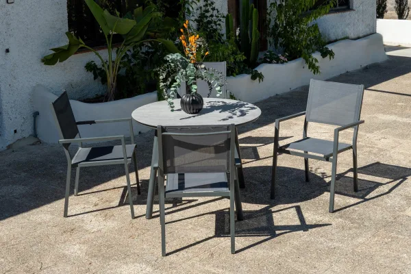 Conjunto de mesa y sillas jardín modelo Mundra