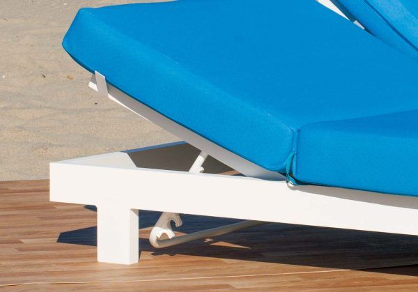 Detalle cama doble piscina Sunset