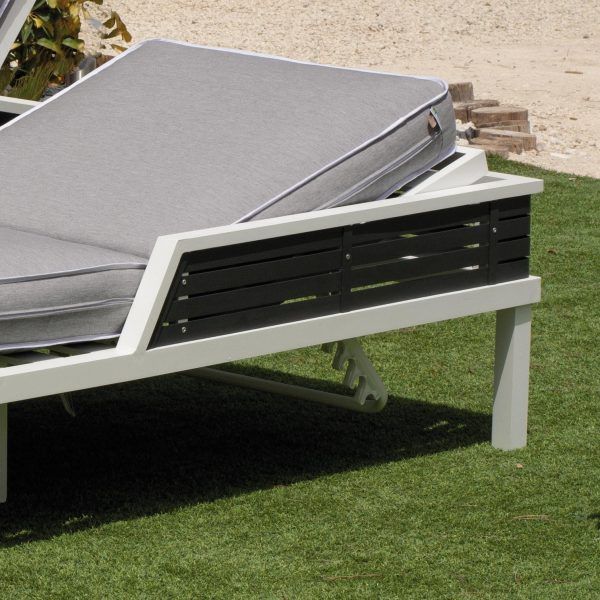 Detalle Cama de jardín doble aluminio bicolor Lagos 30