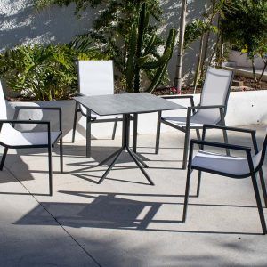 Conjunto de mesa cuadrada y sillas para patio Sidney Mistral