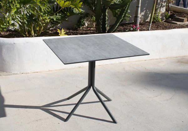 Mesa cuadrada abatible para terraza pequeña Mistral