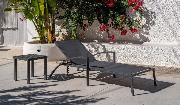 Tumbona apilable de aluminio y textilene para jardín Capri