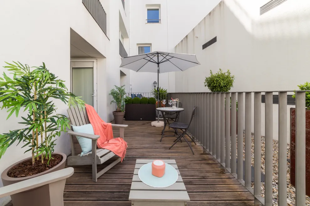 small balcony in middle of apartment complex 2024 10 14 17 08 08 utc