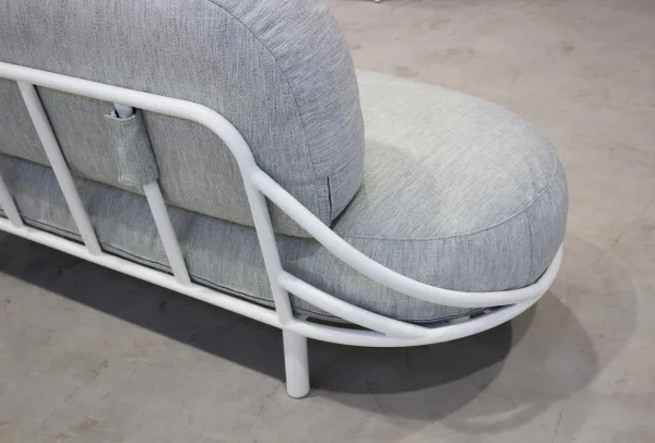 Detalle Sofá Art Decó de aluminio y tejido Dralón Luna