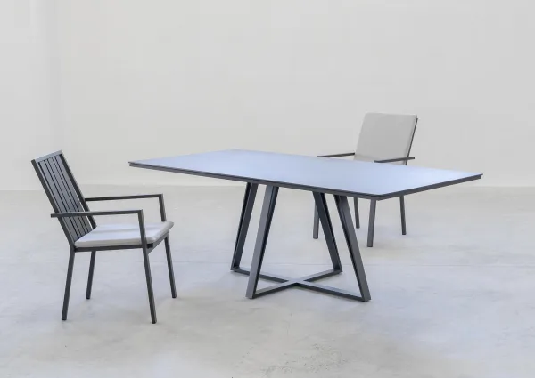 Mesa de comedor minimalista en aluminio antracita Bonaire