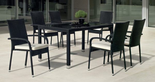 mesa de comedor rectangular en ratán negro Ampurias