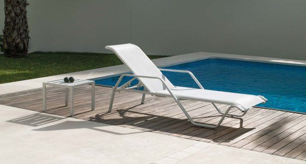 Tumbona apilable para piscina con respaldo reclinable Marina